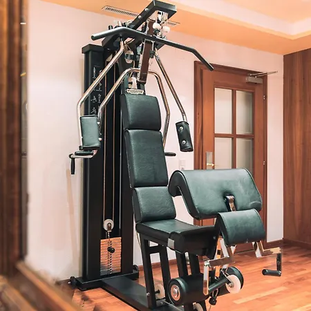 ホテル Olympia イシュグル
